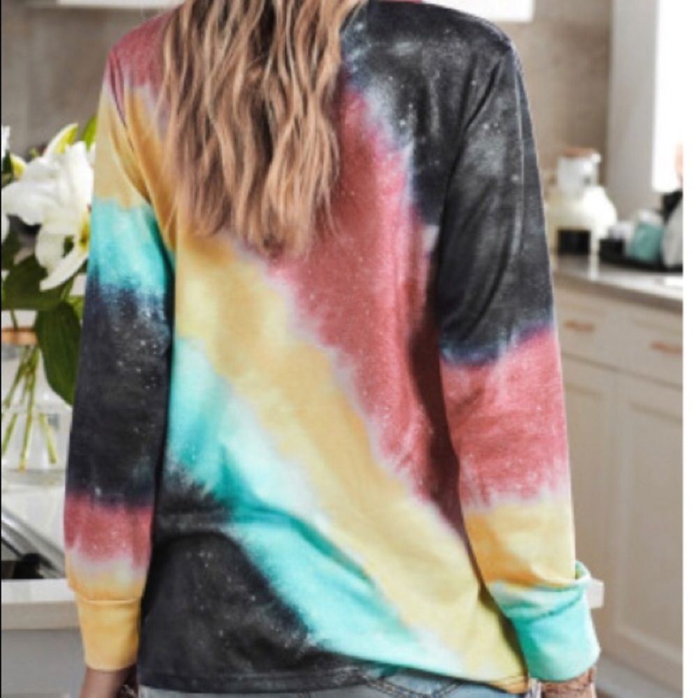 โญ๏ธHPx2๐ 1 Small LEFT:Red Ombrรฉ Tie-Dye Sweatshirt - Picture 9 of 10